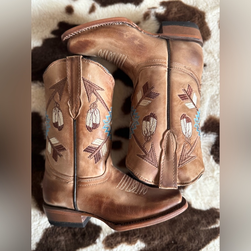 Girls Arrow Brown Embroidered Western Boots